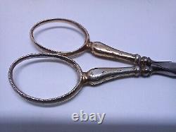 Set of 18K solid gold sewing thimble and vermeil scissors