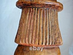 Set of 3 wooden sculptures representing a family, folk art, 35 cm, signed