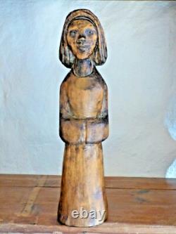 Set of 3 wooden sculptures representing a family, folk art, 35 cm, signed