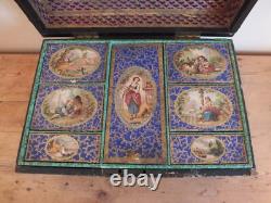 Sewing box set, 19th-century Romantic period, in embossed paper, Au Bon Marché