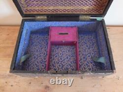 Sewing box set, 19th-century Romantic period, in embossed paper, Au Bon Marché