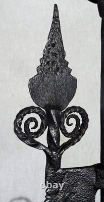 Small Royalist Housewarming, 17th–18th Century