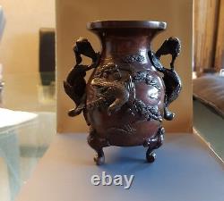 Superb Bronze Vase Japan Japanese Era Meiji Phonix Decoration And Plant 19 Th