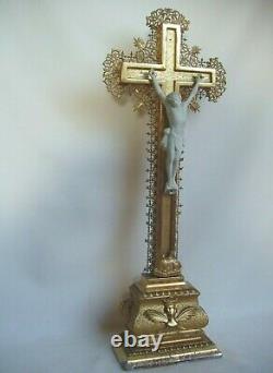 Superb Golden Crucifix With Gold Leaf At The End Of The 19th Century