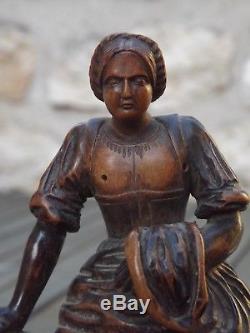 Superb Old Pyrogen Wood Finely Carved Woman Folk Art Nineteenth Lime