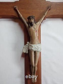 Superb and rare large carved wooden wall crucifix from the 19th century. 80 cm.