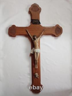 Superb and rare large wall crucifix in carved wood 19th century 80 cm