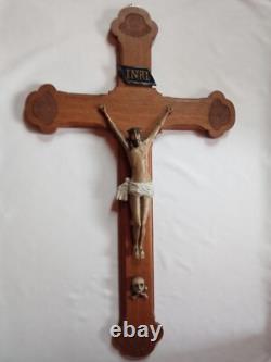 Superb and rare large wall crucifix in carved wood 19th century 80 cm