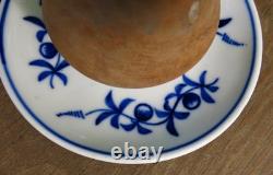 The Pyrogène Paris, beautiful and antique pyrogène, Bayeux porcelain, signed BX