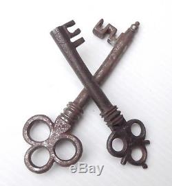 Two Renaissance Keys, Wrought Iron, Xvi-xvii, Good Condition