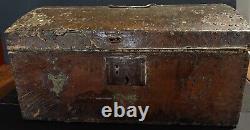 Wooden Sheathed Box Of Nailed Leather Xvii-xviii