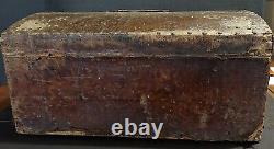 Wooden Sheathed Box Of Nailed Leather Xvii-xviii