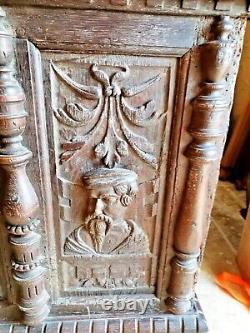 2 Panneaux 17ème en chêne Sculpté représentant homme et femme