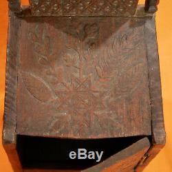 ART POPULAIRE Boite en bois sculpté XIXe Chataignier Folk art box Carved wood