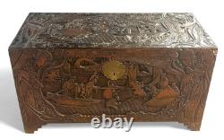 Ancien Coffre Camphrier en bois sculpté ASIE CHINE joute jonque paysage 1900