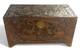 Ancien Coffre Camphrier En Bois Sculpté Asie Chine Joute Jonque Paysage 1900