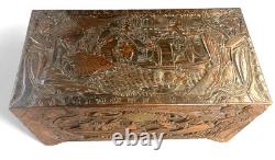 Ancien Coffre Camphrier en bois sculpté ASIE CHINE joute jonque paysage 1900
