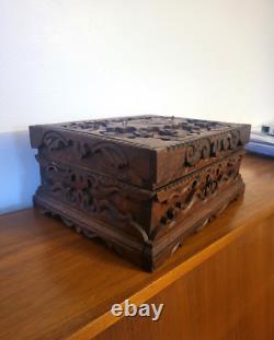 Ancien Coffret en Bois Sculpté, Boite ancienne XIXème