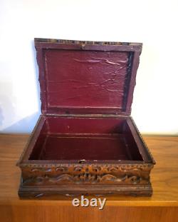 Ancien Coffret en Bois Sculpté, Boite ancienne XIXème