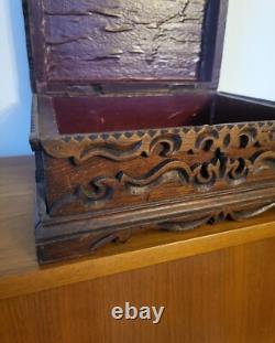Ancien Coffret en Bois Sculpté, Boite ancienne XIXème