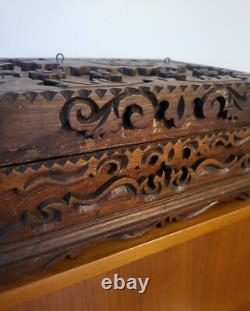 Ancien Coffret en Bois Sculpté, Boite ancienne XIXème