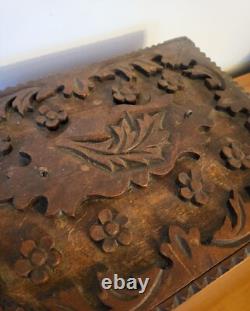 Ancien Coffret en Bois Sculpté, Boite ancienne XIXème