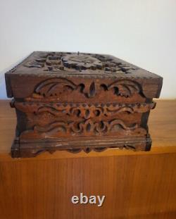 Ancien Coffret en Bois Sculpté, Boite ancienne XIXème