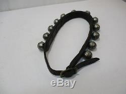 Ancien Collier Cheval En Cuir Et 12 Grelots Grelottiere Sonnaille Art Populaire