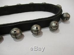 Ancien Collier Cheval En Cuir Et 12 Grelots Grelottiere Sonnaille Art Populaire