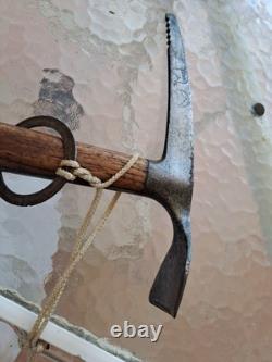 Ancien Piolet Manche Bois
