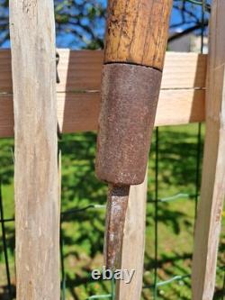 Ancien Piolet Manche Bois