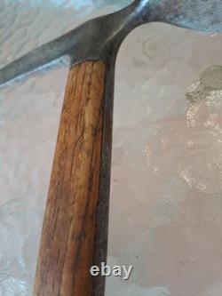 Ancien Piolet Manche Bois