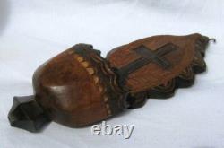 Ancien bénitier bois monoxyle art populaire croix