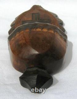 Ancien bénitier bois monoxyle art populaire croix