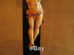 Ancien christ sculpté sur croix en bois art populaire crucifix XVIII ème