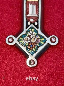Ancien crucifix micromosaïque Rome Début XXe Métal argenté Christ en bronze