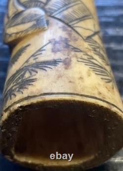 Ancien étui à pipe japonais KISERUZUTSU en os gravé Japon Edo XIXe