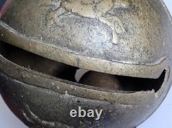 Ancien grelot d attelage Poste diligence N°9 cloche en bronze cheval Pégase 11cm