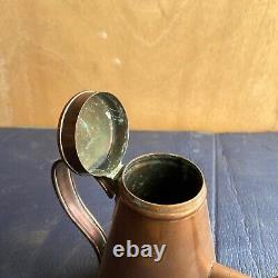 Ancien petit arrosoir en cuivre à grand bec fin