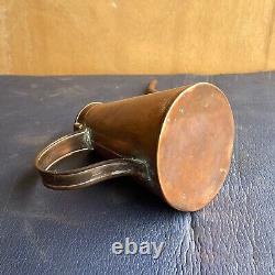 Ancien petit arrosoir en cuivre à grand bec fin
