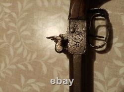 Ancien pistolet du XIXe dit de voyage double canon platine gravée