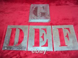 Ancien pochoir zinc alphabet lettrage 120 mm. Atelier industriel scrapbooking