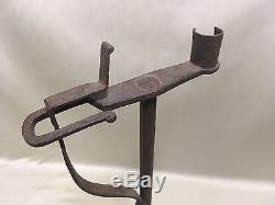 Ancien porte-éclat en fer forgé résinier Bougeoir art populaire français