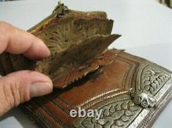 Ancien portefeuille porte-monnaies / Cuir + filigrane d'argent + broderie