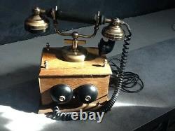 Ancien téléphone vintage