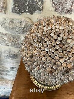 Ancienne Grande Boule De Coquillages Sur Socle Bois Doré Décoration Maison 27 Cm
