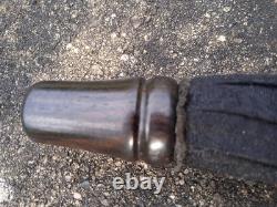 Ancienne Ombrelle Noire Damassée