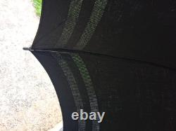 Ancienne Ombrelle Noire Damassée