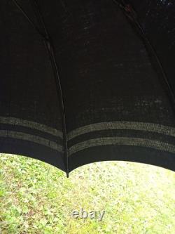 Ancienne Ombrelle Noire Damassée