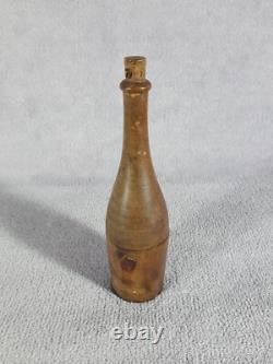 Ancienne boite (à dés) en forme de bouteille de Champagne 1900's